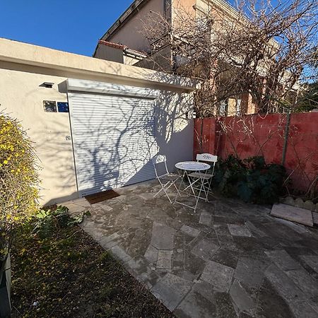 Studio Avec Clim Et Terrasse Proche Du Centre Ville D'Avignon Luaran gambar